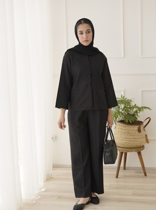 کت شلوار آلما