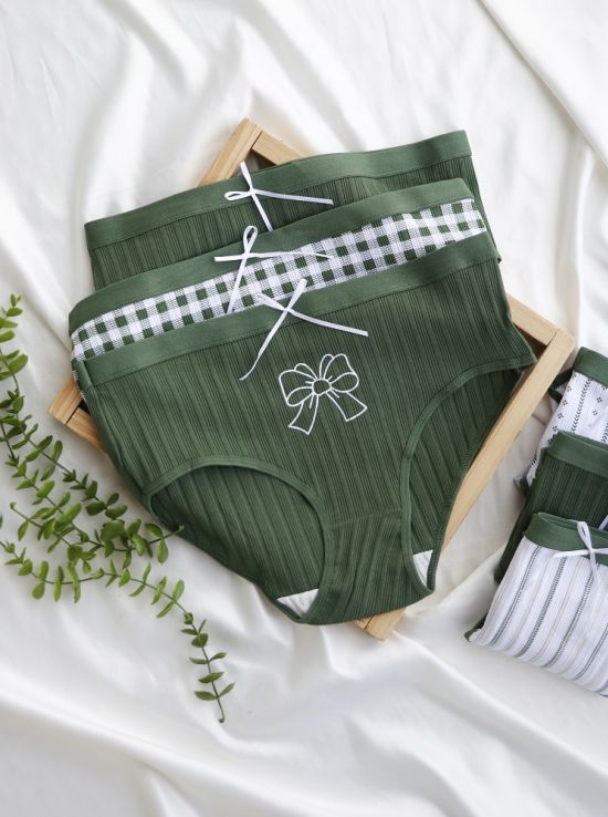 شورت عروسکی روژان